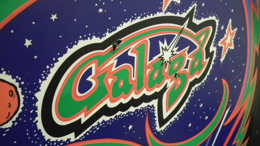 vintage Galaga wallpaper designs